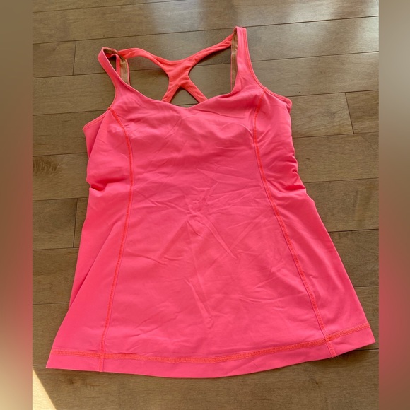 Lululemon sports top fuchsia size medium - Picture 1 of 3